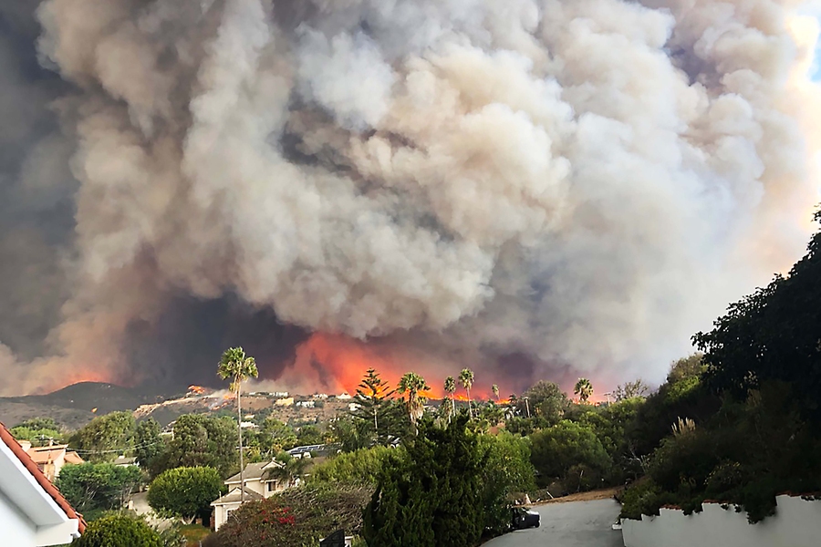 a photo of a wildfire in California